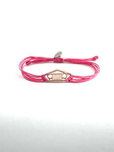 Stylish Jeep bracelet with roof tent